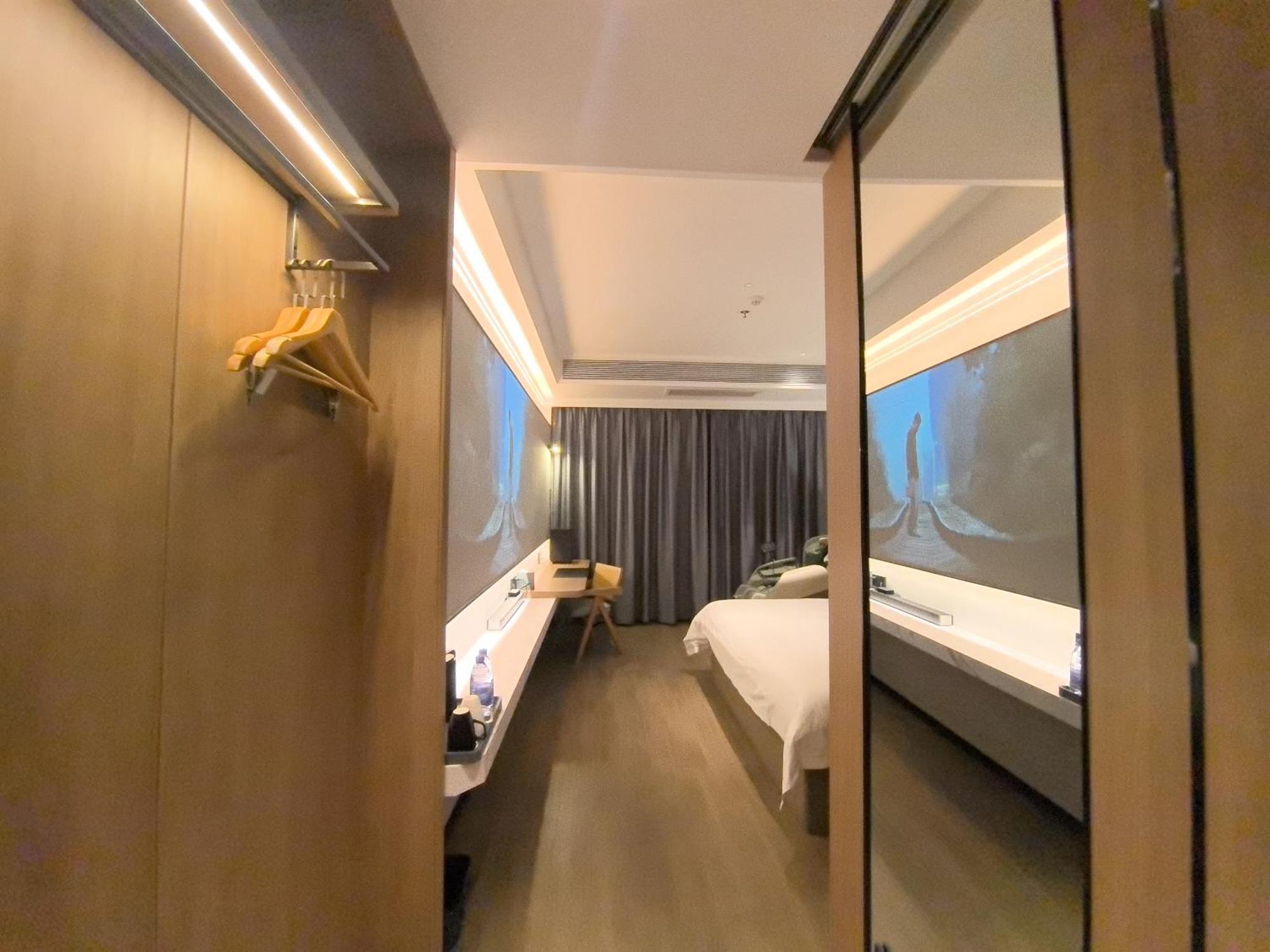Luyue Hotel Movie Hotel Huaqiangbei Convention And Exhibition Center Branch Shenzhen Buitenkant foto